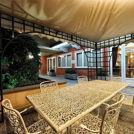 מלון Stella Alpina E Ristorante דרוניו